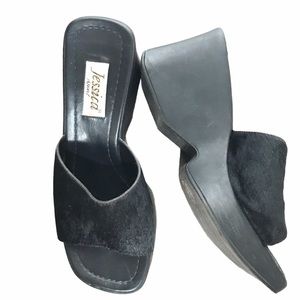 Vintage Chunky Fur Platform Black Mule - size 8